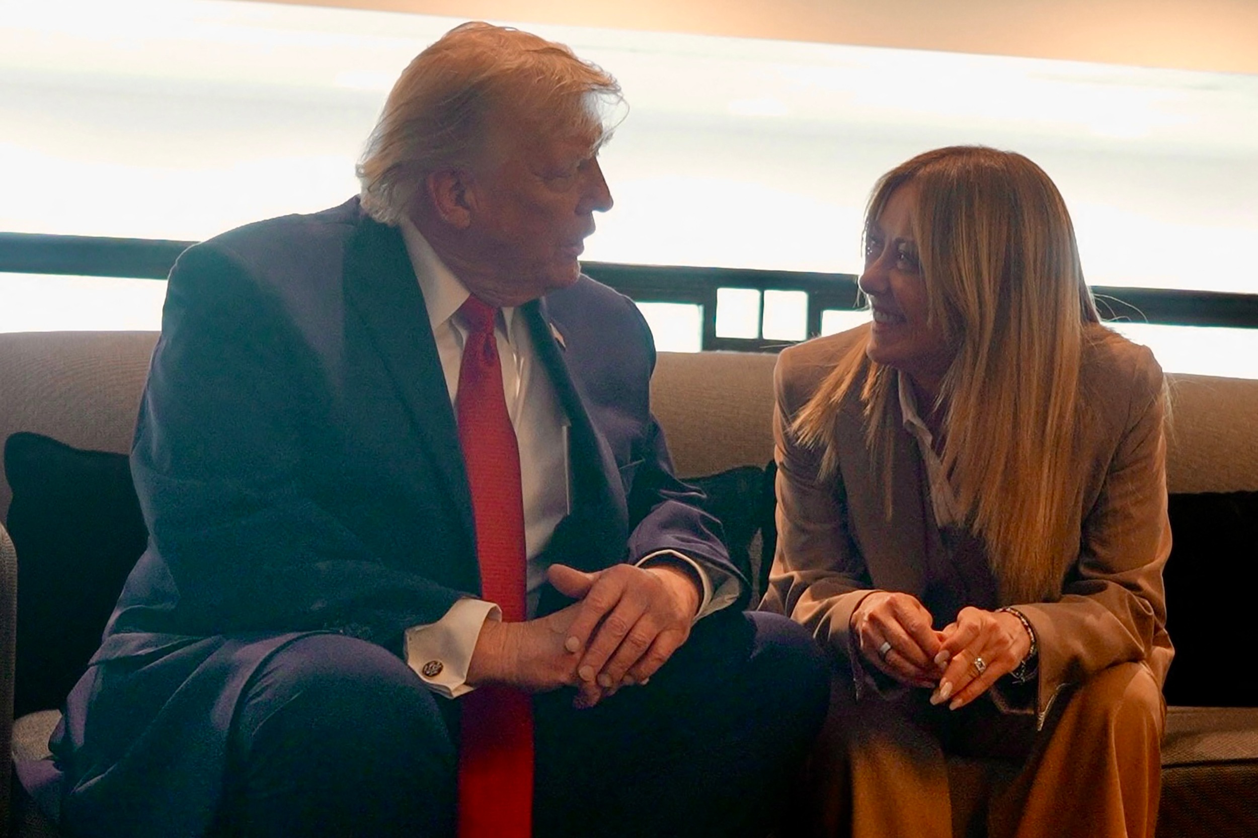 Trump, Meloni in Tug of War Over G7 Photo Op