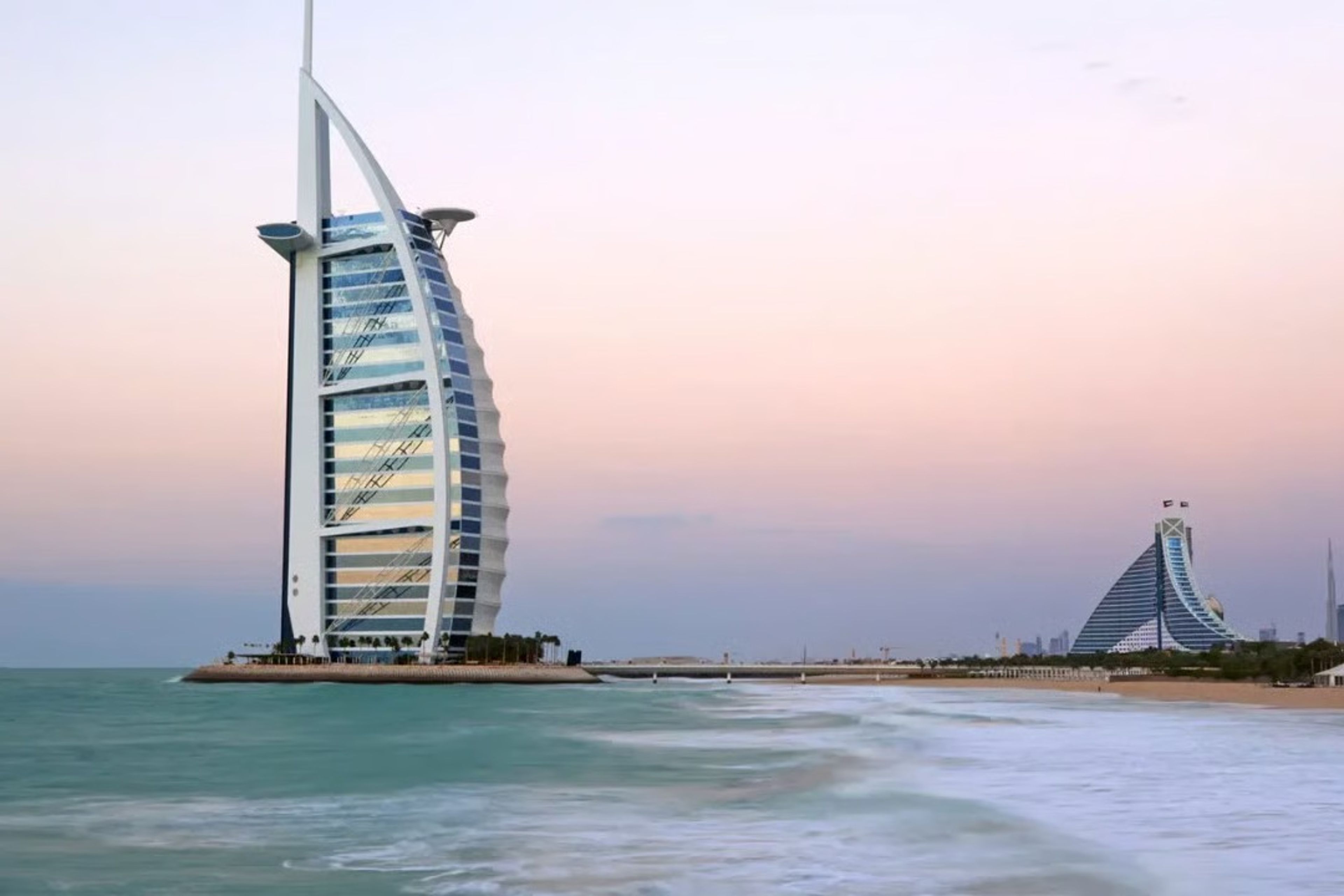 Dubai’nin simgesi Burj Al Arab restorasyon için kapanıyor