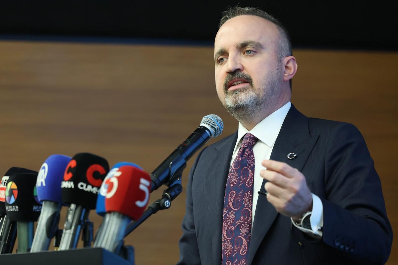 Bülent Turan'dan sert mesaj! "Milletin sabrını sınamayın"
