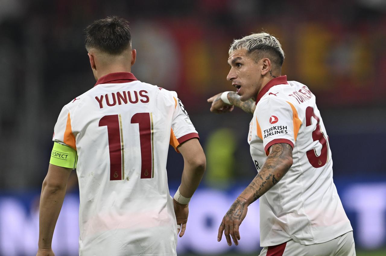 Süper Lig'de 12. hafta heyecanı: Lider Galatasaray Kocaelispor deplasmanında, Fenerbahçe Kayserispor'u ağırlıyor!