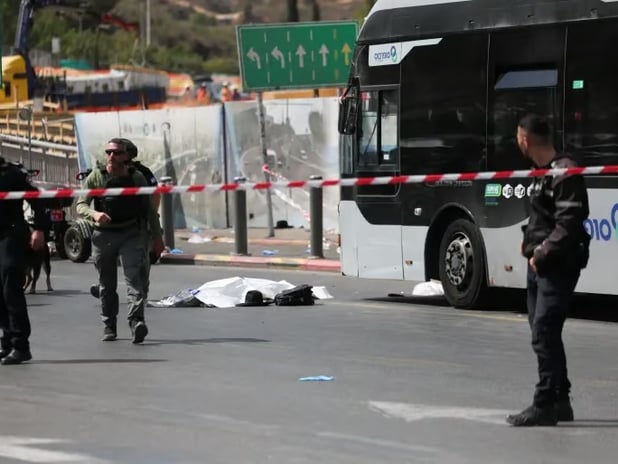 Kudüs'te otobüs terminaline silahlı saldırı: 4 ölü ve 15 yaralı