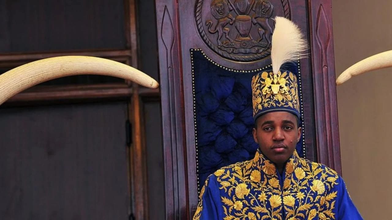 Uganda’da 3 yaşında tahta çıkan Kral Oyo 34 yaşında hayatını kaybetti