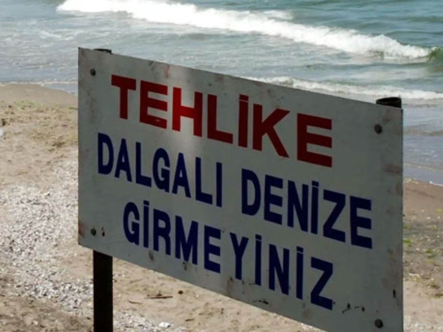 Dört ilde denize girme yasağı: Kaymakamlıklar uyardı