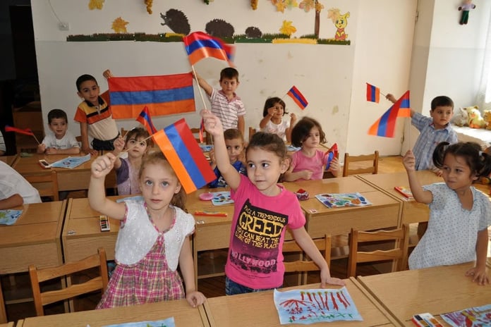 Ermenistan'da 3 okulda Türkçe seçmeli ders oldu
