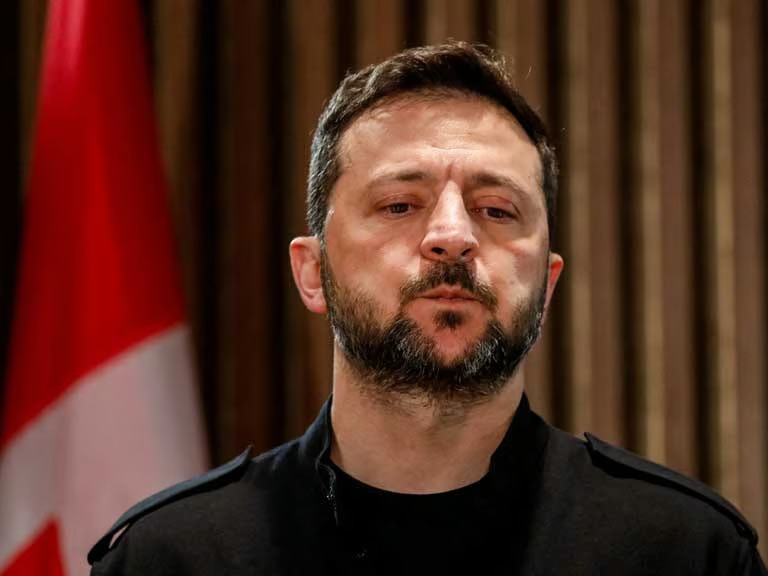 Zelenskiy Leaves G7 Without Trump Meeting or U.S. Arms