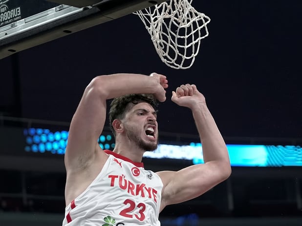 12 Dev Adam EuroBasket'te son 16 turunu garantiledi