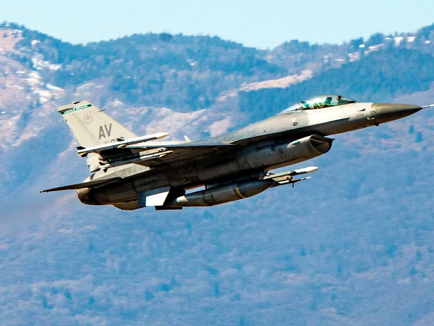 ABD, NATO'nun Avrupa'daki savaş uçağı desteğini üçte bir oranında azaltmaya hazırlanıyor