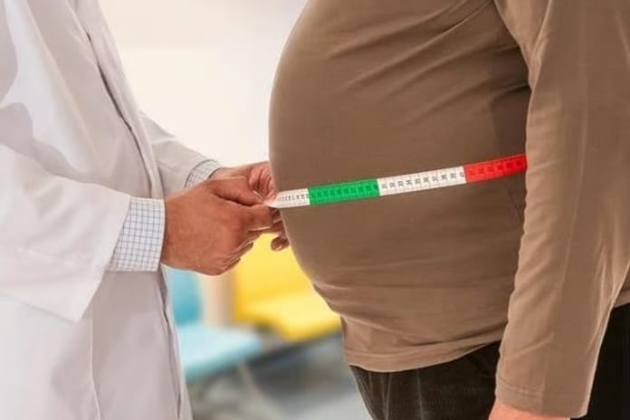Meslekten men edilen cerrah yasağa rağmen obezite ameliyatı yaptı: Hasta hayatını kaybetti