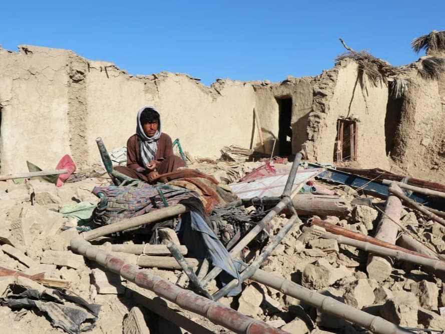 Pakistan Afganistan'a saldırdı: 10 ölü