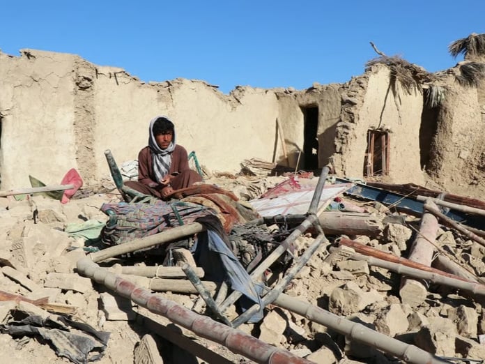 Pakistan Afganistan'a hava saldırısı düzenledi: 10 ölü