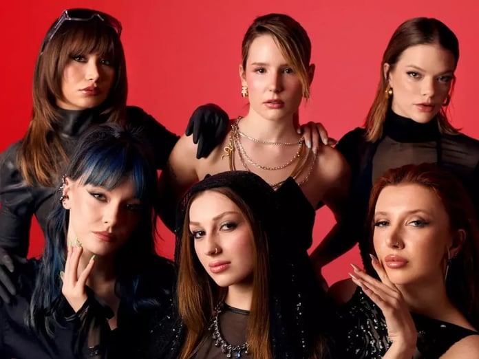 Manifest'e "hayasızca hareketlerde bulunma" suçundan hapis cezası 