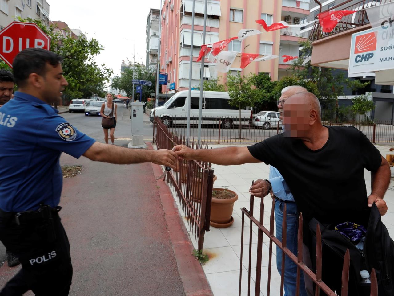 Kayıp saatini takip etti adres CHP temsilciliği çıktı