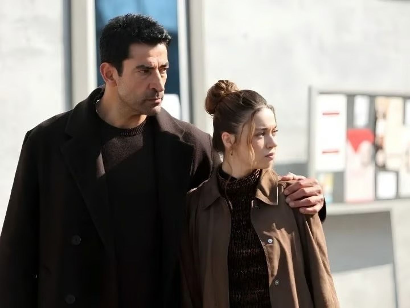 Kenan İmirzalıoğlu ile başrolü paylaşıyordu: Afra Saraçoğlu, A.B.İ dizisinden neden ayrıldığını ilk kez açıkladı!