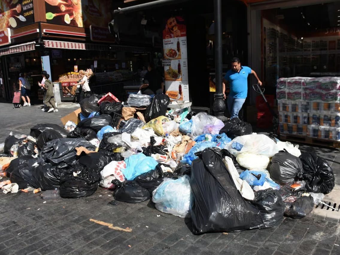 CHP İzmir'de çöp krizi parti içi savaşa döndü