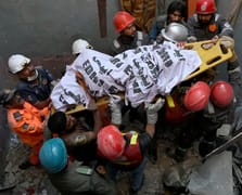 Pakistan'da bir binada patlama: 16 ölü, 14 yaralı