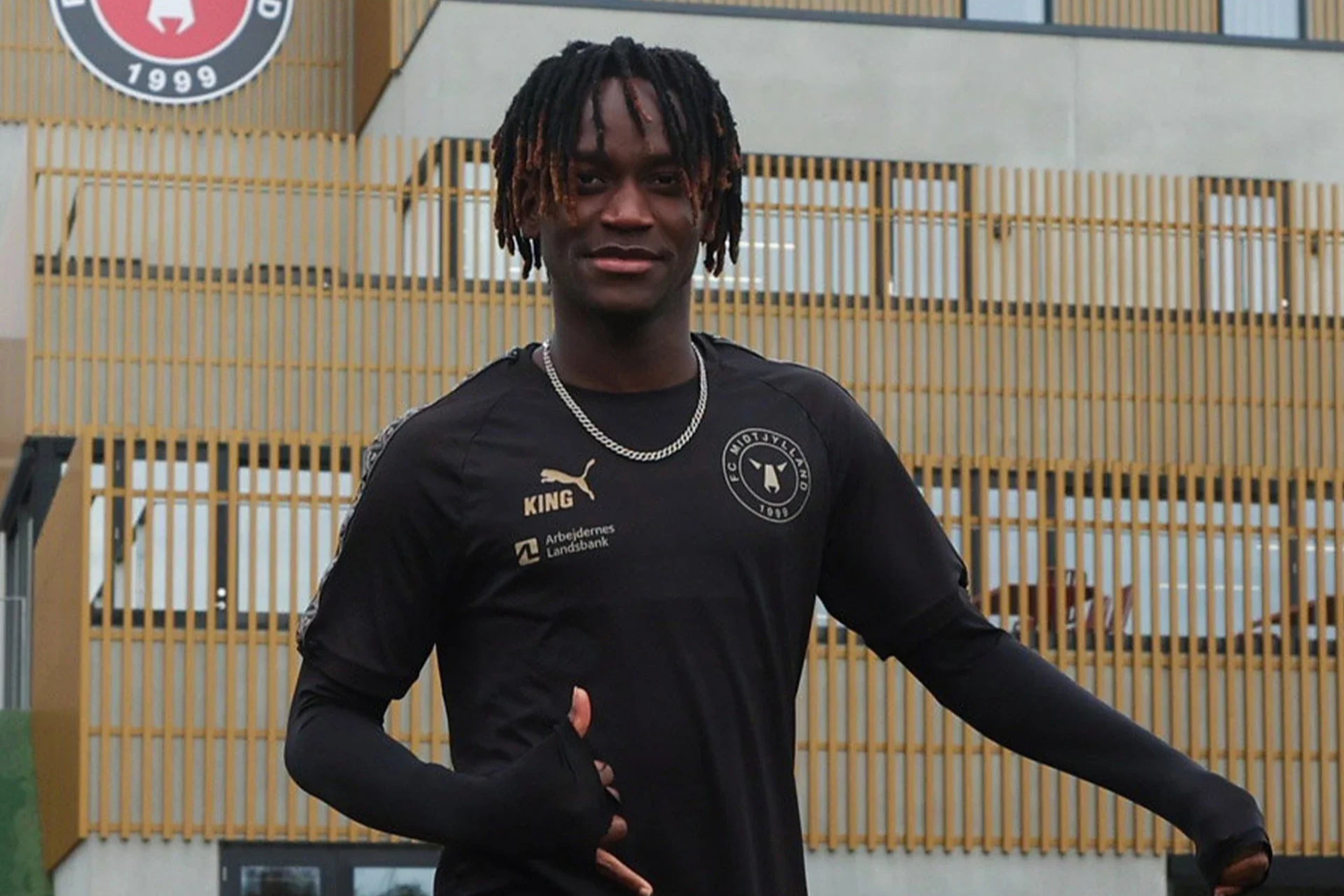 Midtjylland forması giyen Alamara Djabi bıçaklı saldırıya uğradı
