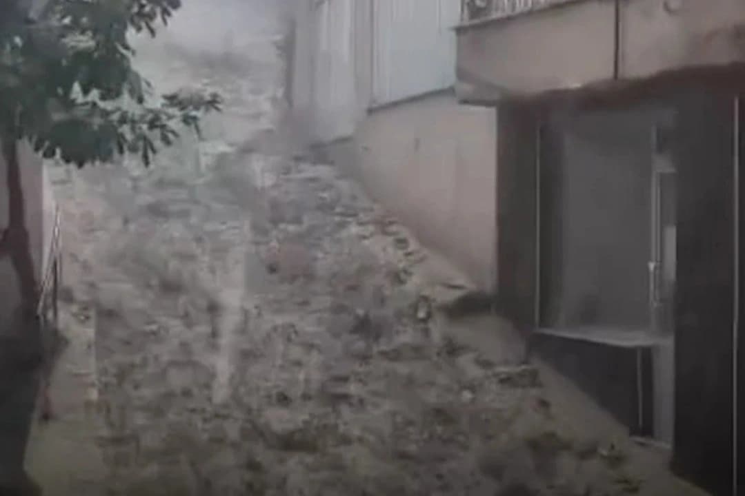 Meteoroloji uyarmıştı: Ankara ve Sinop'ta sağanak etkili oldu
