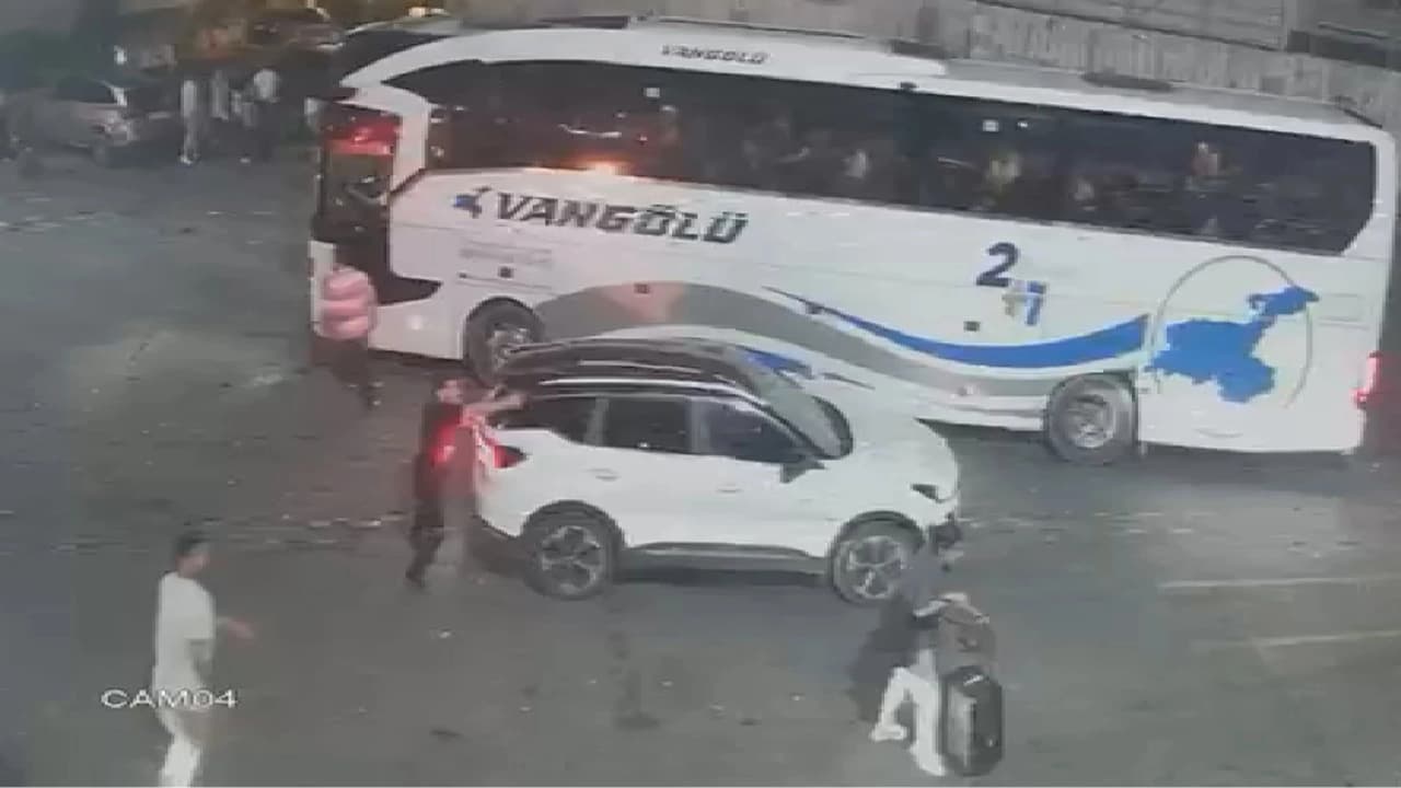 Polis ekiplerine ateş açan teröristin etkisiz hale getirildiği anlar
