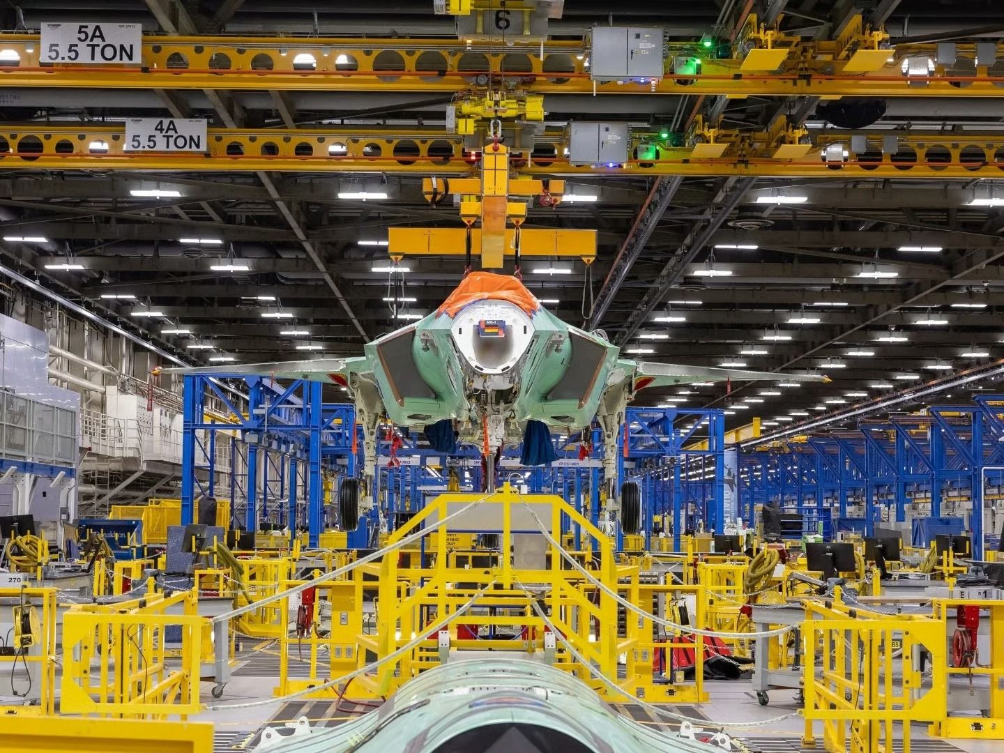 İsviçre’nin ilk F-35A savaş uçağının ana montaj süreci başladı