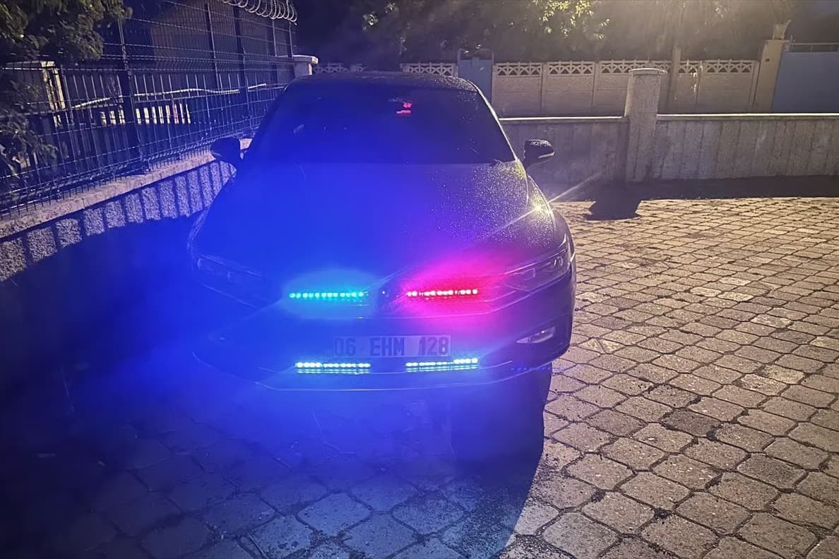 Çorum'da usulsüz çakar kullanan sürücüye ve araç sahibine ceza yağdı