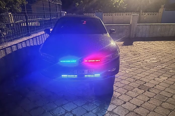 Çorum'da usulsüz çakar kullanan sürücüye ve araç sahibine ceza yağdı