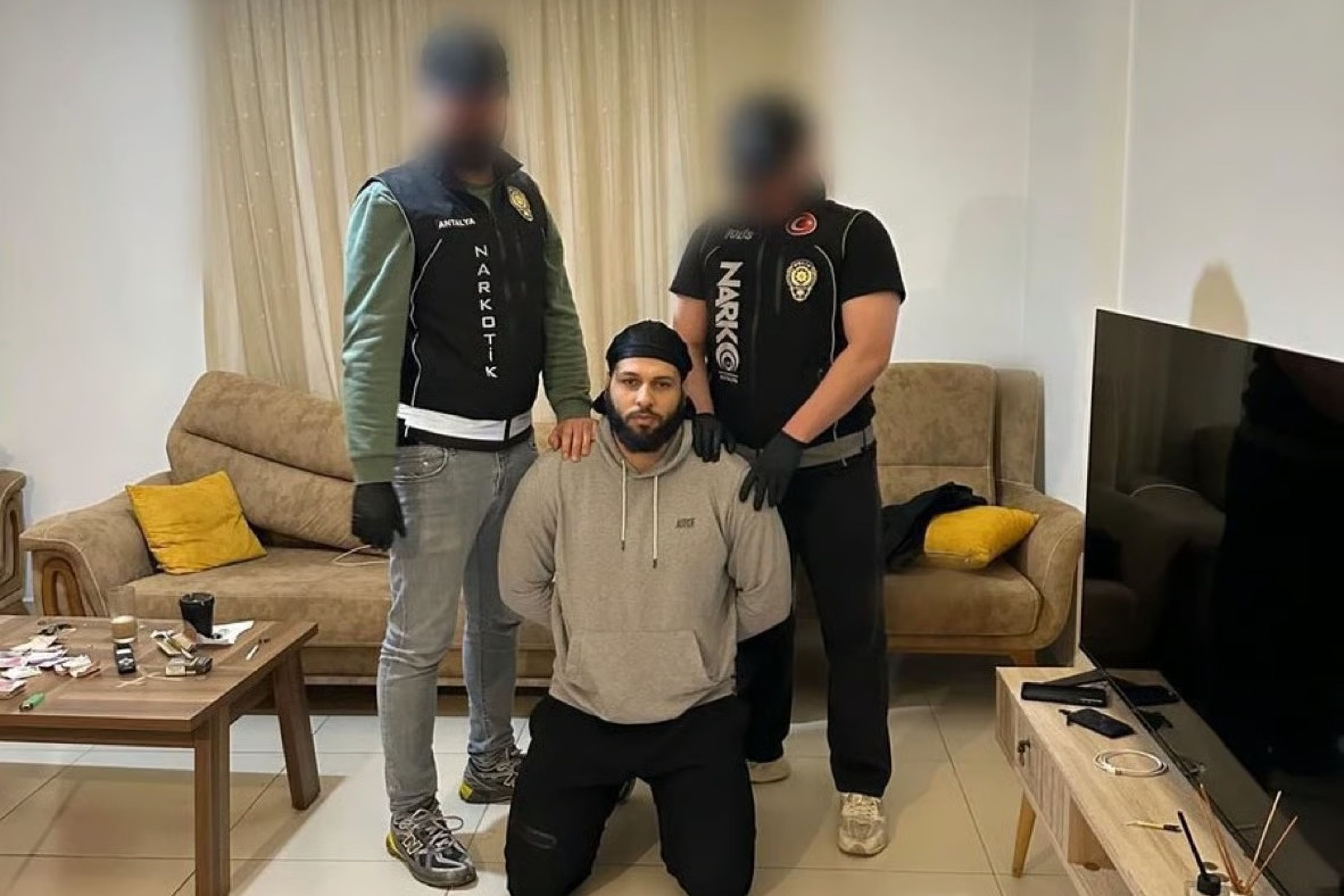 Kırmızı bültenle aranan Matthias Antalya'da yakalandı