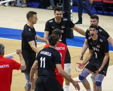 2025 Dünya Şampiyonası'nda tarihi başarı: Filenin Efeleri ilk kez çeyrek final gördü, dünyanın en iyi 6 takımı arasına girdi