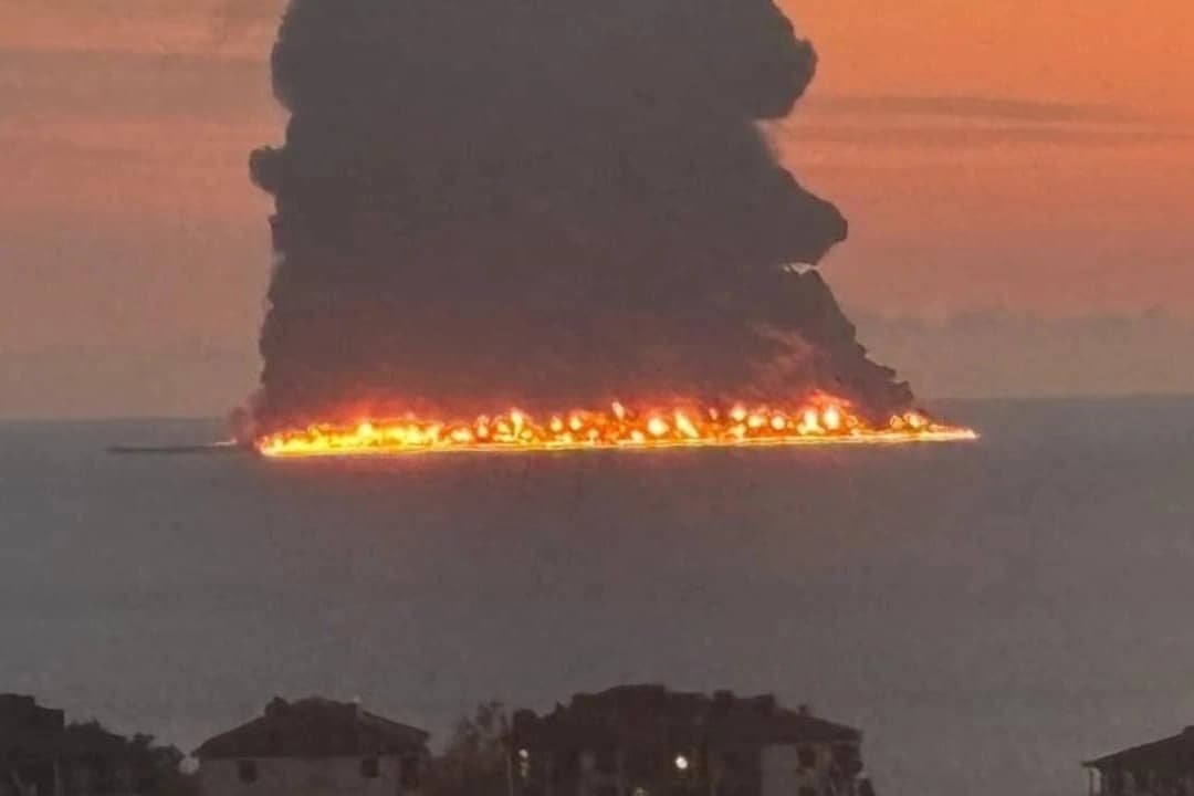 Rusya açıklarında tankerde yangın çıktı