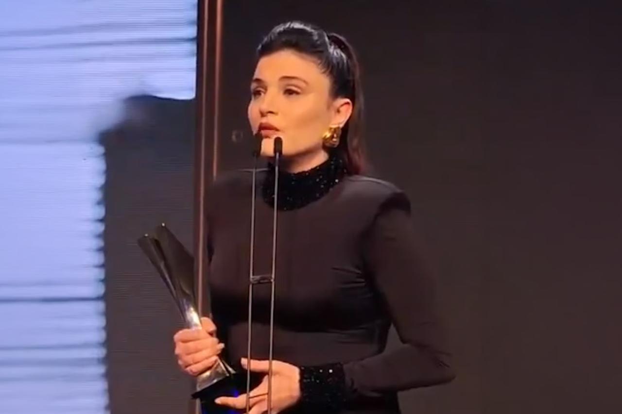 Gonca Vuslateri ödülünü Filistinli Şeyma adına aldı