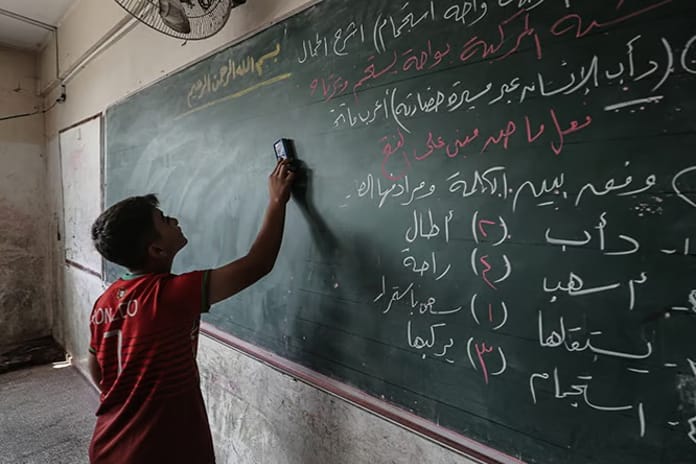 Gazze'de 2 yıl süren soykırımdan sonra ilk ders zili çaldı