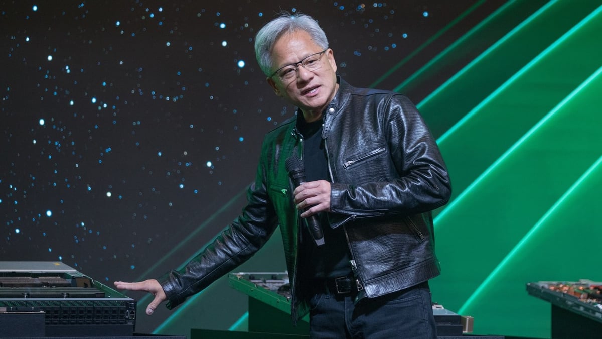 Nvidia'nın kurucusu ve CEO'su Jensen Huang dünyanın en zengin 10 insanından biri 