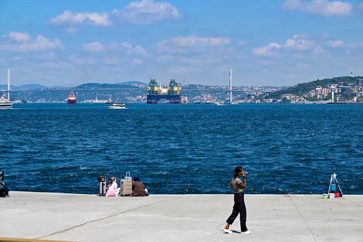 Dünyanın üçüncü büyük devi İstanbul Boğazı'nda
