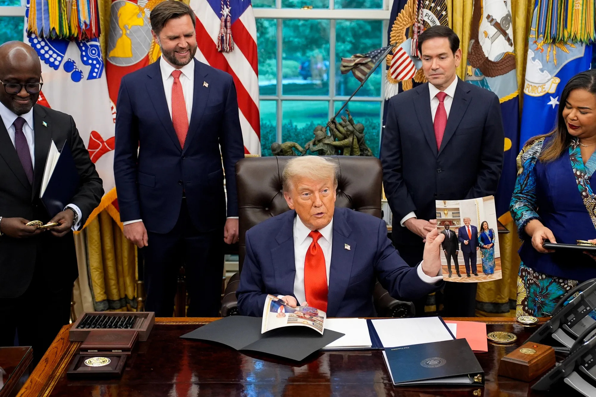 Rwanda and Congo Seal U.S.-Backed Economic Pact