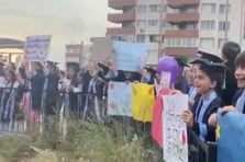 Öğrencilerden kanser tedavisi gören öğretmene duygulandıran sürpriz