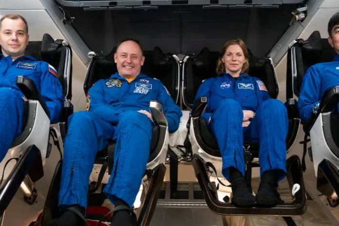 Uzayda ilk tıbbi tahliye: Crew-11 ekibi Dünya'ya indi