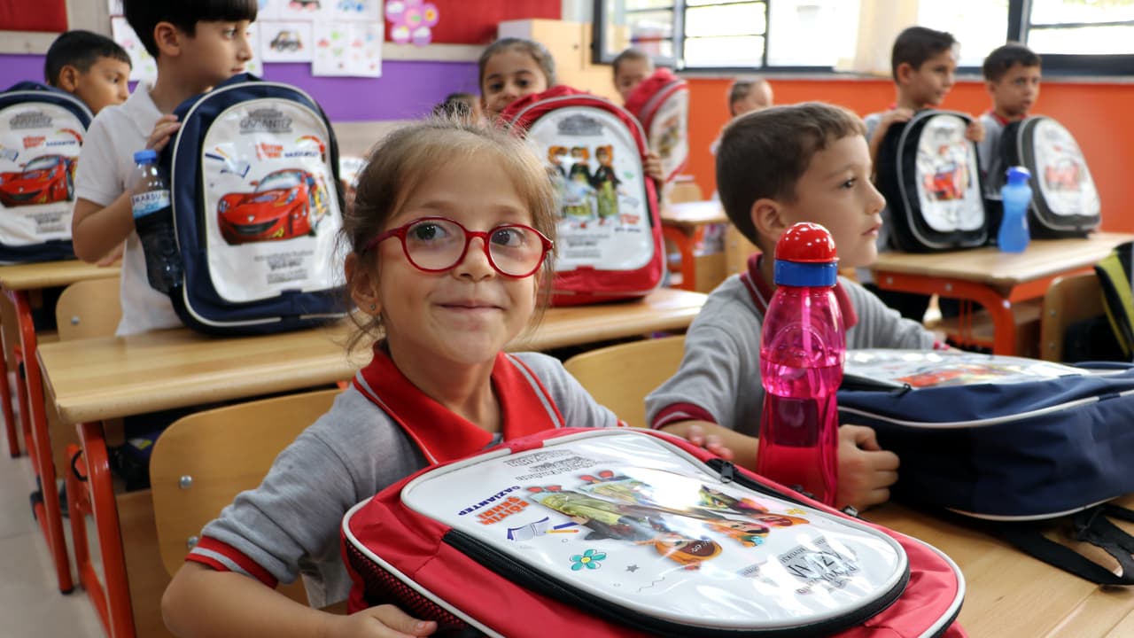 14 Eylül öncesi öğrencilere müjde: Kırtasiye yardımları ve ulaşım tedbirleri açıklandı