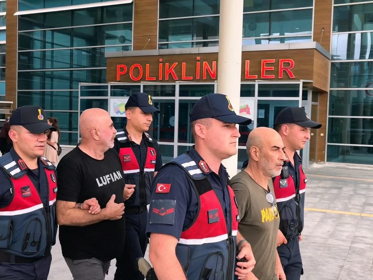 Yönetmen Ezel Akay ve kardeşi gözaltına alındı