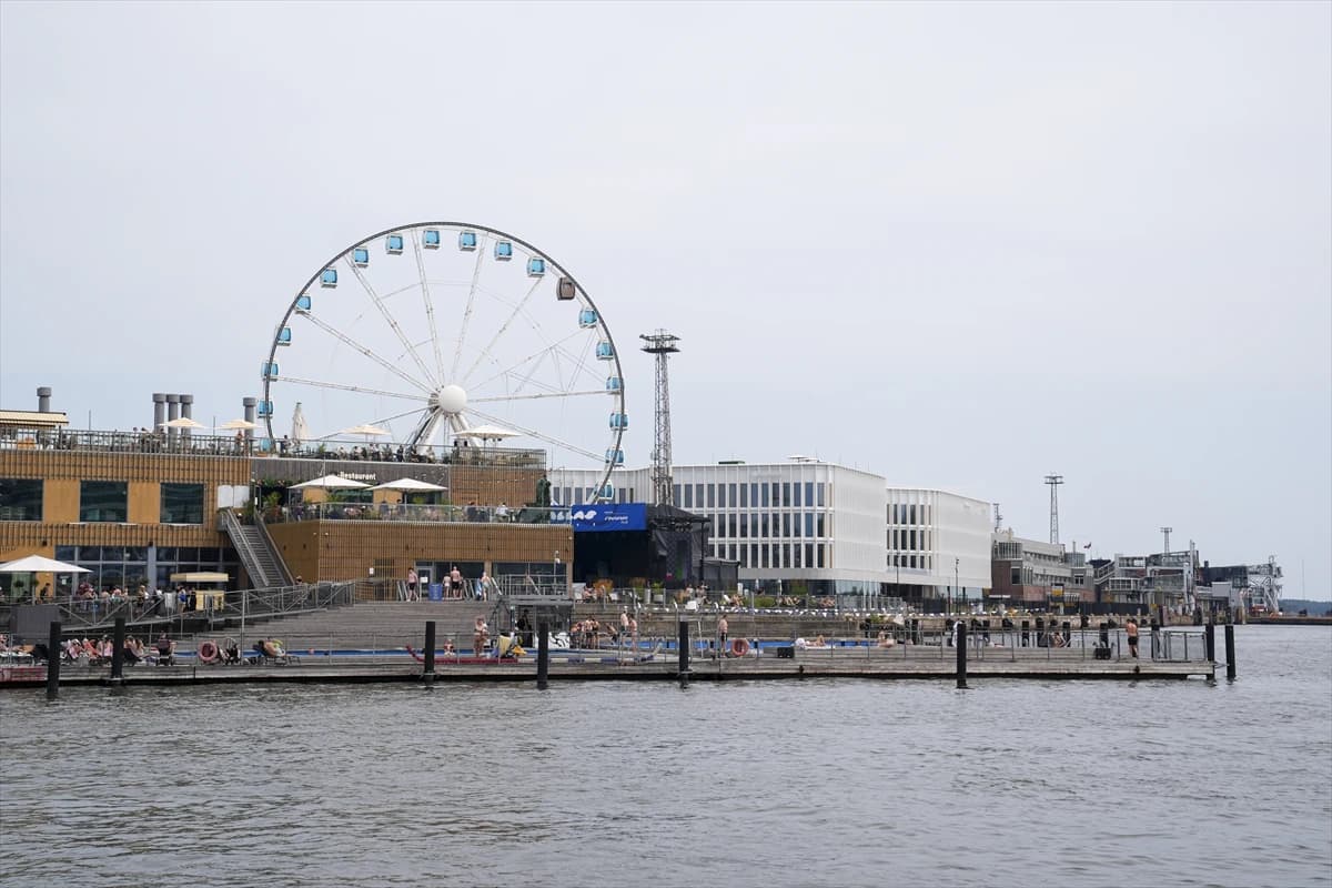 Helsinki Katedrali ihtişamlı görünümüyle turistlerin odağında