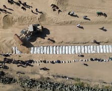 Cezaevinde şehit olan Filistinli esirler defnedildi