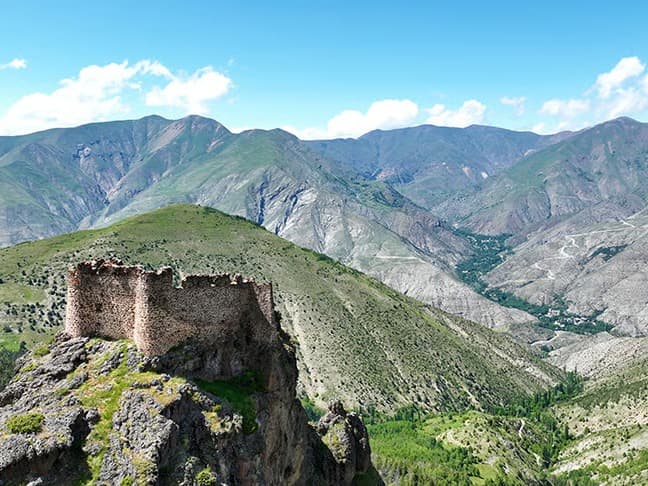Erzurum'da Hırçer Kalesi havadan görüntülendi