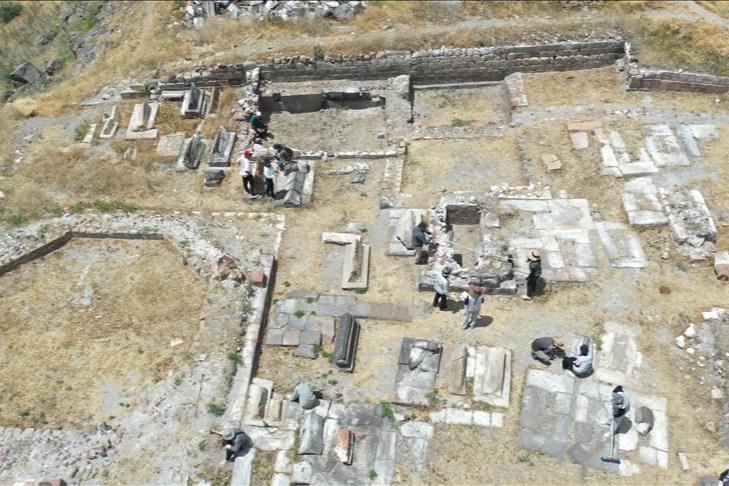 Ani Ören Yeri'nde 6 farklı noktada kazı çalışması başlatıldı