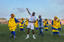 Süper Lig'in Senegalli yıldızları, Dakar'da Maarif Okulu öğrencileriyle dostluk maçında buluştu