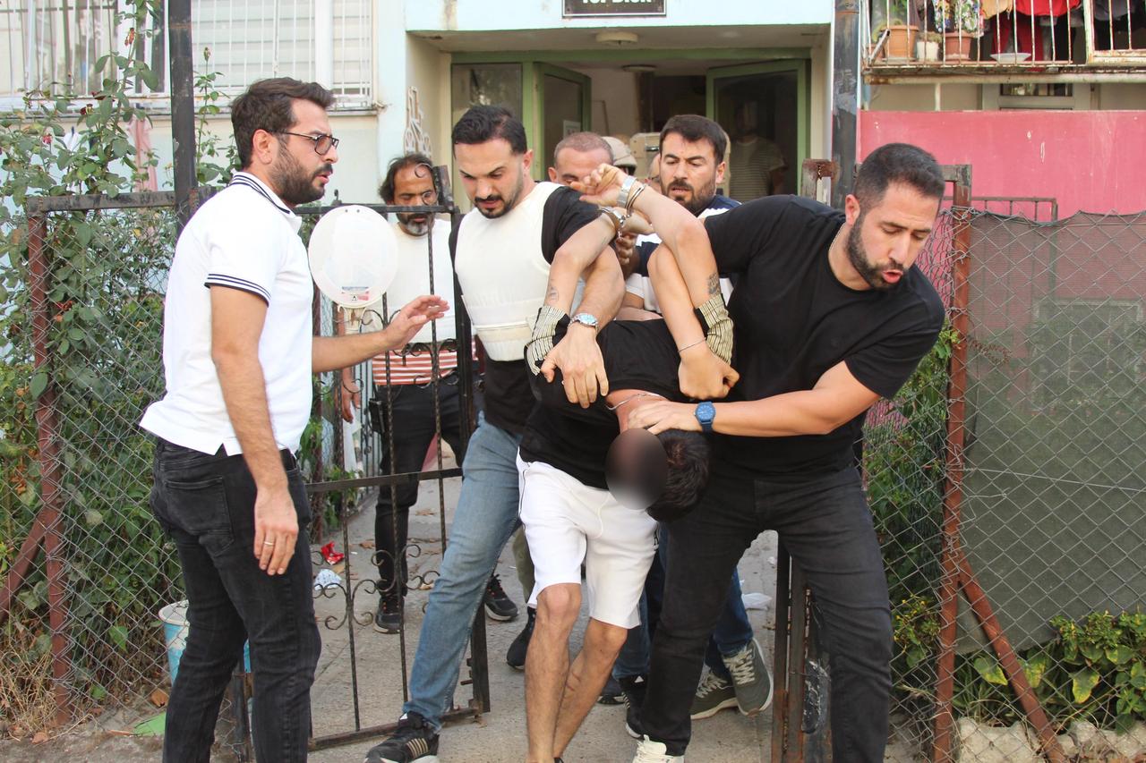 Teslim olmamak için el bombasının pimini çekti