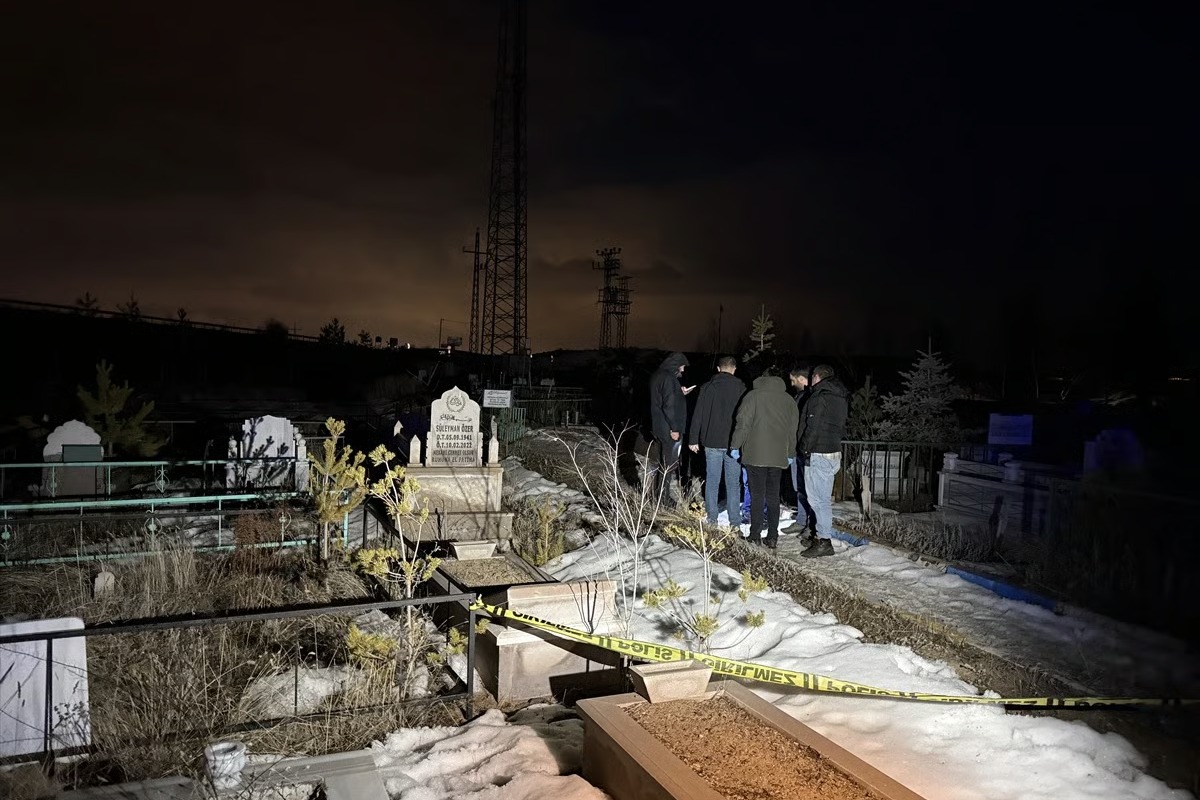 Erzurum’da mezarlıkta poşete sarılı cenin bulundu