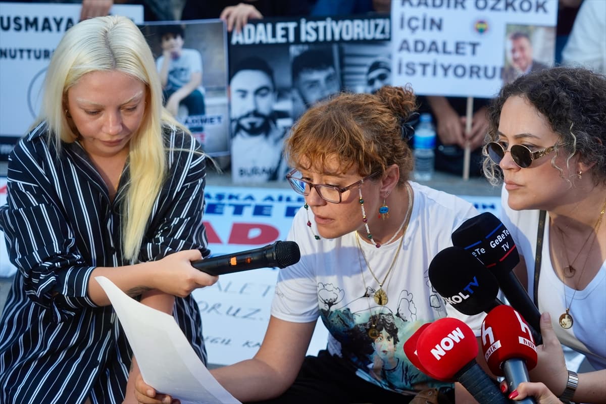 Mattia Ahmet Minguzzi'nin annesi Bakırköy'de oturma eylemi yaptı
