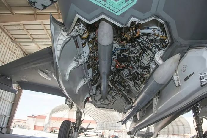 ABD Hava Kuvvetleri, F-22 Raptor ile AMRAAM füzesinde rekor kırdı