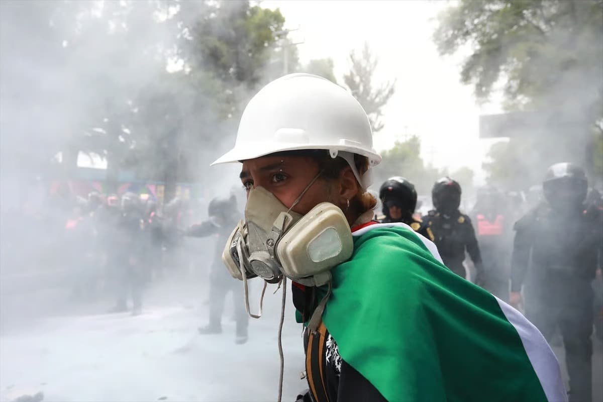 Dünya Kupası'na çatışma gölgesi: Protestocular ve biletsiz kişiler polisle çatıştı