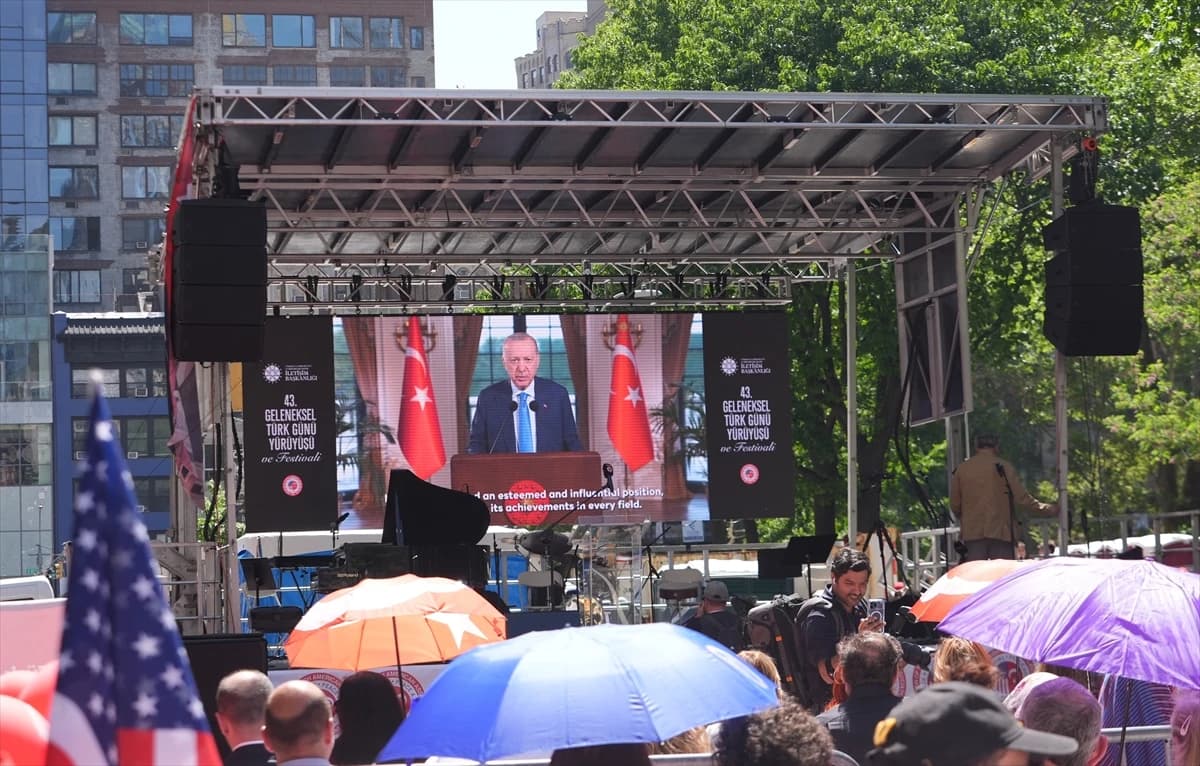 New York'ta Türk Günü Yürüyüşü düzenlendi