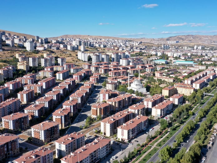 TOKİ'nin indirim kampanyasıyla 7 bin 910 kişi tapusunu aldı