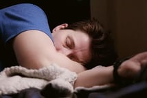 Bunama riskini artırıyor! Ne az ne fazla: İdeal uyku süresi belli oldu